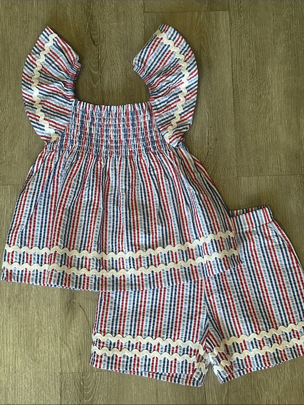 Adventurewear 360 Girls Stripe Print Seersucker Ric-Rac Top & Shorts Set Size 4T